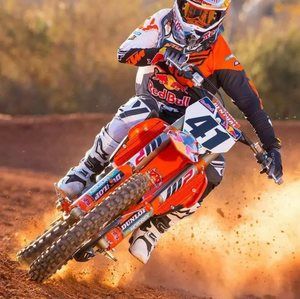 Meet your Posher, Raymond